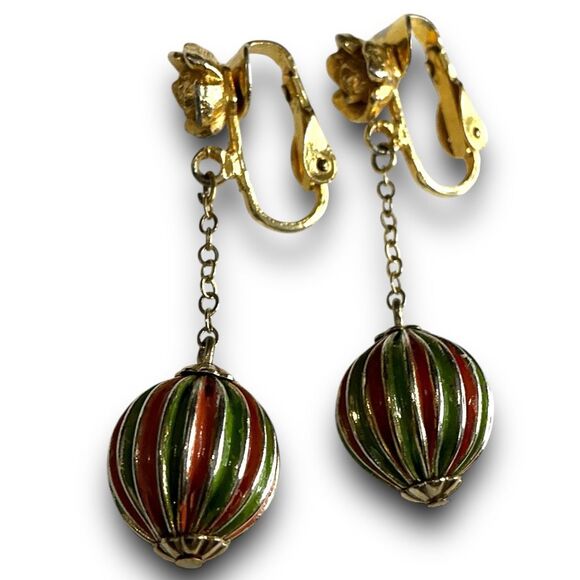 Vintage Gold Tone Rose with Green & Red Drop Dangle Clip On Earrings - Picture 11 of 11